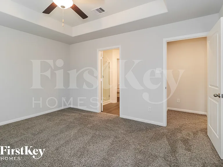 25621 Roy Rogers Rd — Photo 9