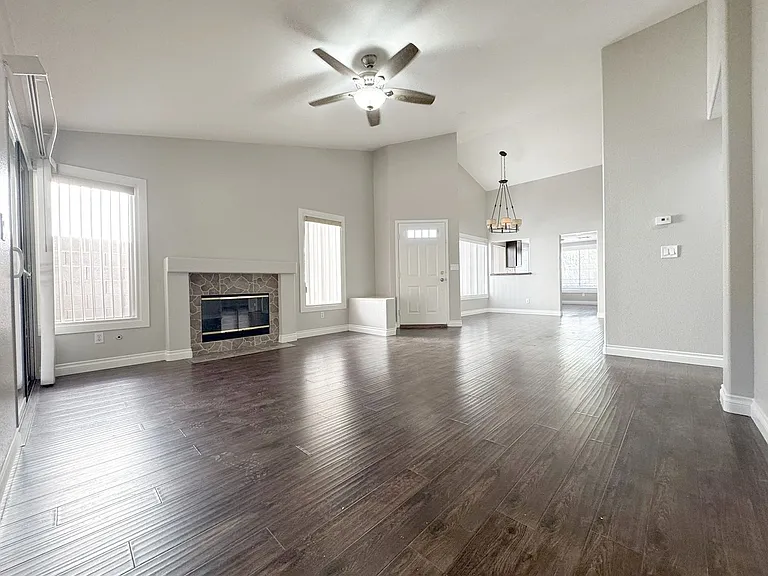 325 Cavalla St — Photo 8