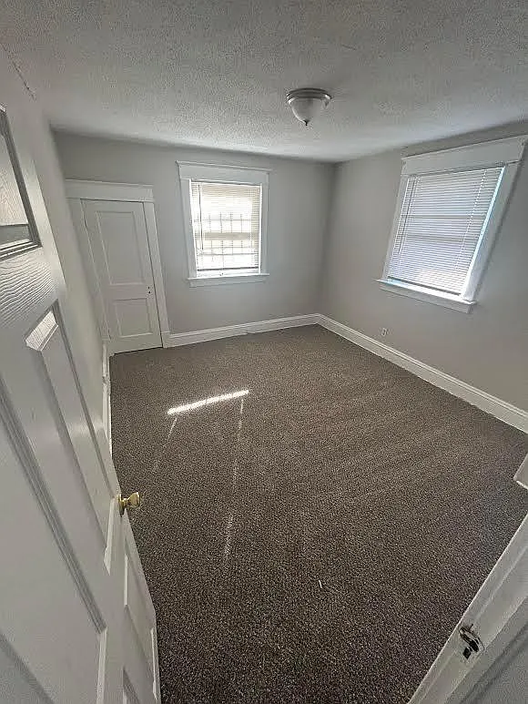 4 bed, 1632 sqft, $1,300 — Photo 2