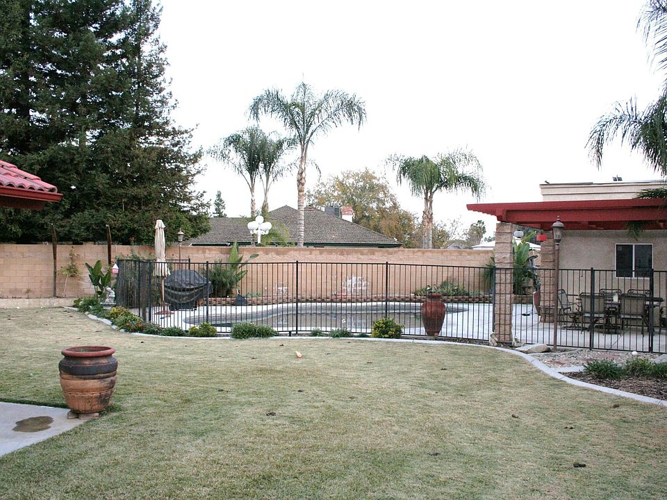 2nd image of 7905 Lovetta Dr