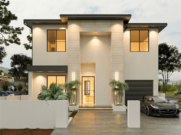 2074 Pomona Ave, Costa Mesa, CA 92627