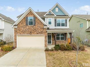 636 Lavenham Ln, Fuquay Varina, NC 27526