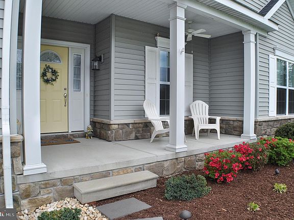 3rd image of 69 Gardenia Blvd