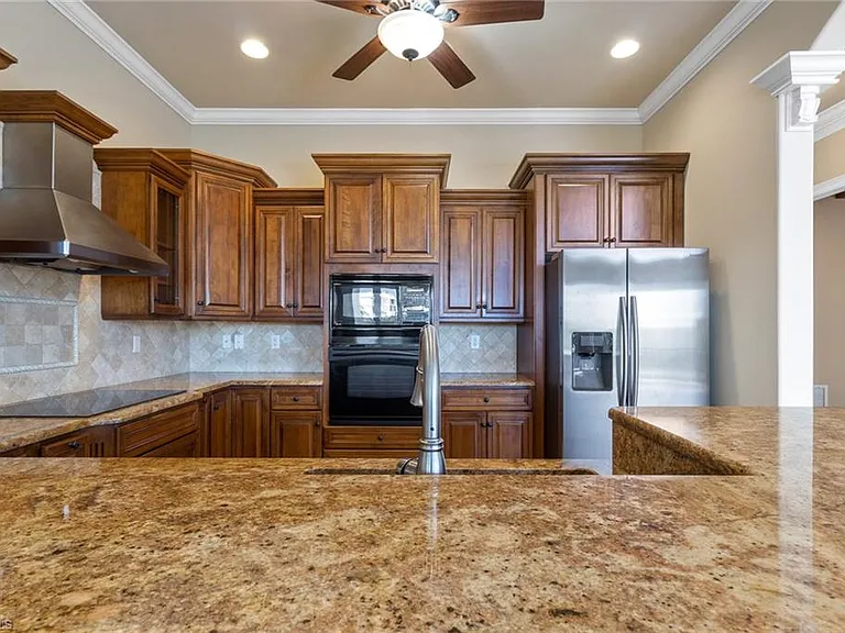 27806 Forester Dr W — Photo 8