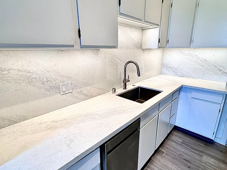 Tudor Hall Apartments — Photo 12