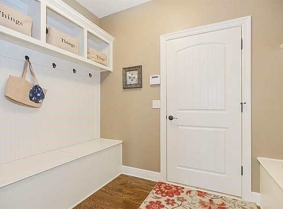 4th image of 9519 Courtney Ave