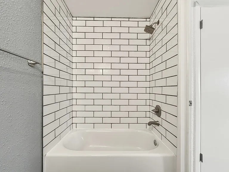 10017 Baldwin Ave NE #A — Photo 8