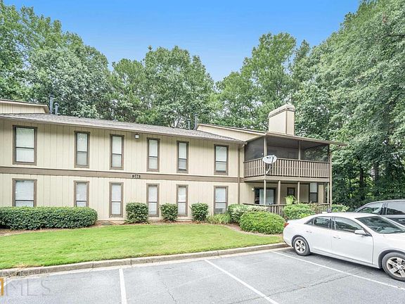 2nd image of 210 Woodcliff Dr #210