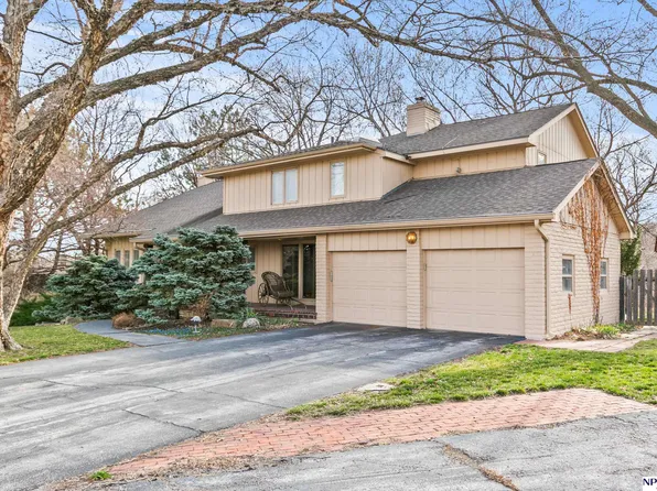 305 Heavenly Dr, Omaha, NE 68154