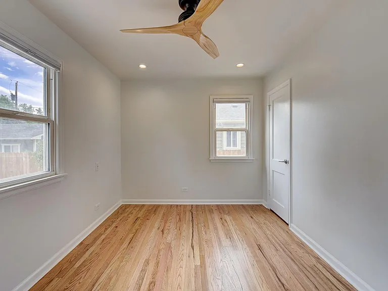 Second upstairs bedroom