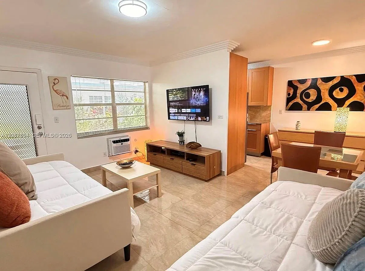 Arcadia House Condo — Photo 1