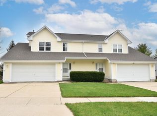 821 Lookout Ct #823, Hartford, WI 53027