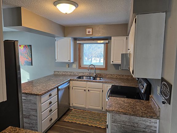 3rd image of 3720 Cedar Creek Ct