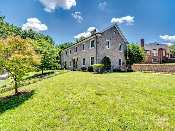 8 7th Ave NE, Hickory, NC 28601