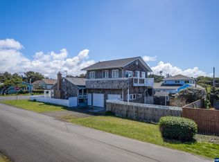 1106 SW Elizabeth St, Newport, OR 97365