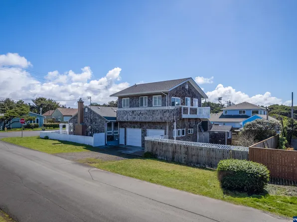 1106 SW Elizabeth St, Newport, OR 97365