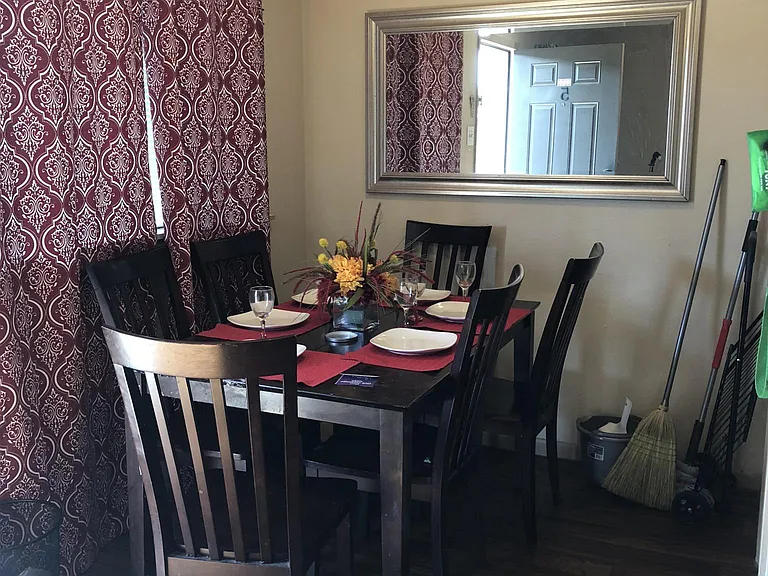 2515 Louise St #4 — Photo 9