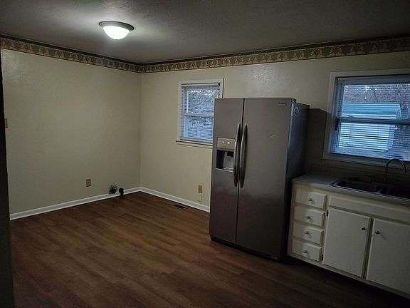 3rd image of 6034 Elstree Pl