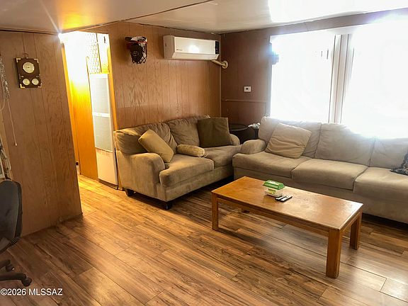 4th image of 826 W Prince Rd Unit 8