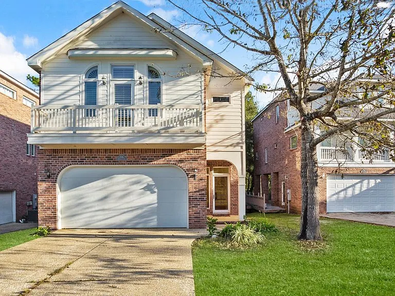 7516 Pinehurst Ct — Photo 2