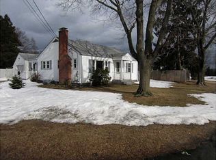 3 Baywood St, Warwick, RI 02886