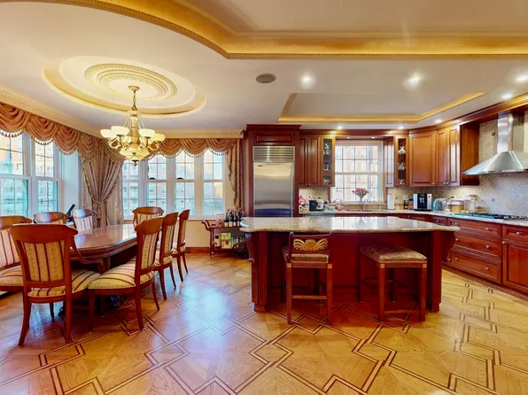 120 Oceana Drive West image 11 of 37