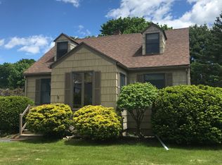 16 Meadow Way, Cape Elizabeth, ME 04107