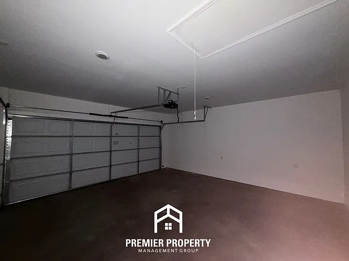 110 Castlebar Cir — Photo 19