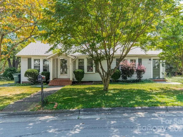 316 E Church St, Troutman, NC 28166