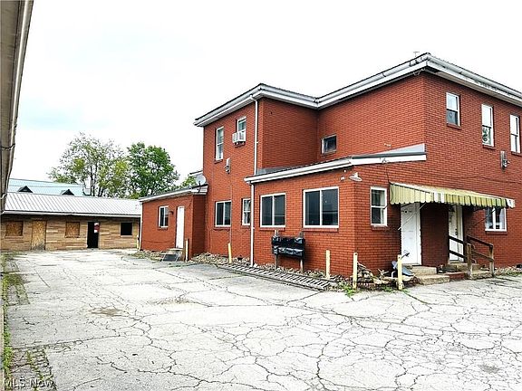 5th image of 1120-1140 Main St