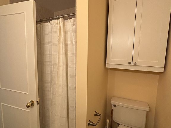 3rd image of 453 E Prospect St