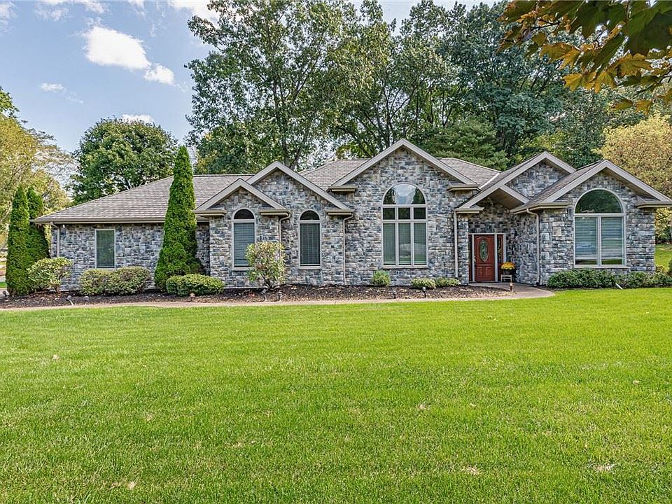 1st image of 406 Greenwood Dr