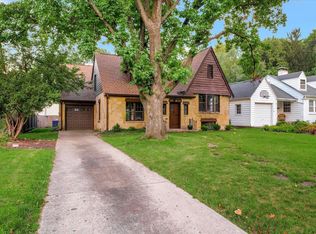 704 S Lynn St, Champaign, IL