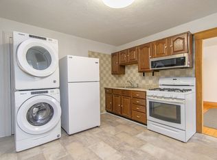 79 School St APT 2, Webster, MA 01570