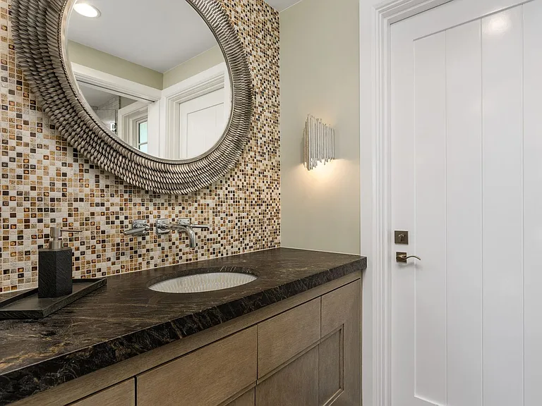 1215 E Balboa Blvd — Photo 33