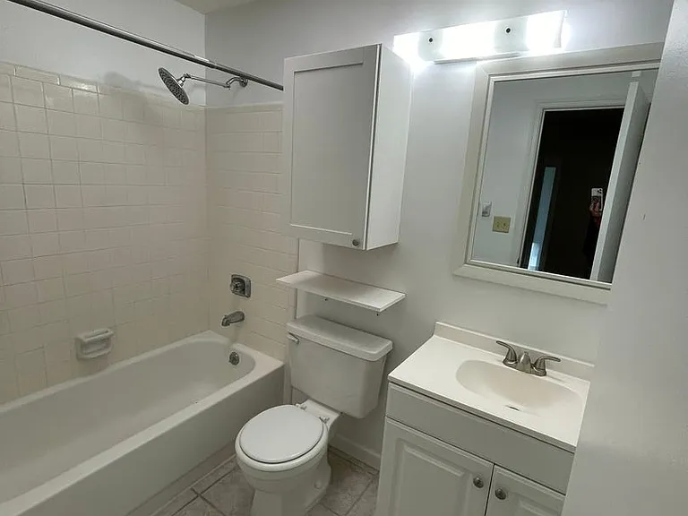 4524 SW 46th Dr — Photo 6