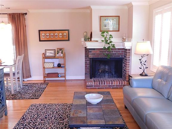 2nd image of 15 Aconbury Dr