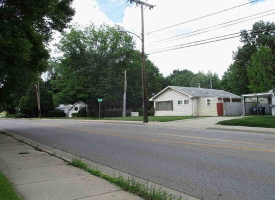 1st image of 374 N Hawkins Ave