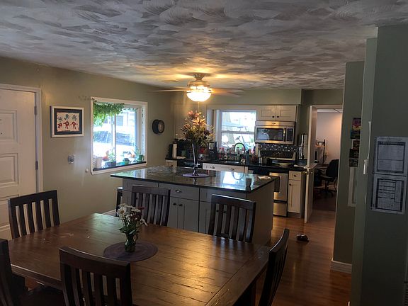 2nd image of 3070 Sylvan Dr
