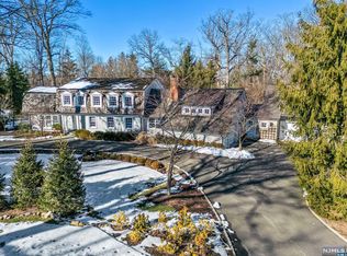 865 Apache Rd, Franklin Lakes, NJ 07417