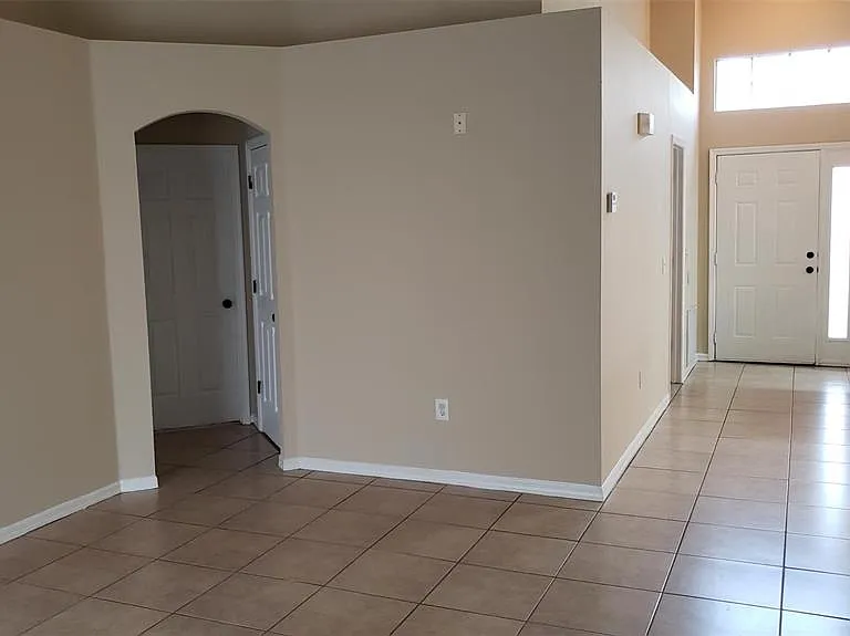 636 Majesty Dr — Photo 10