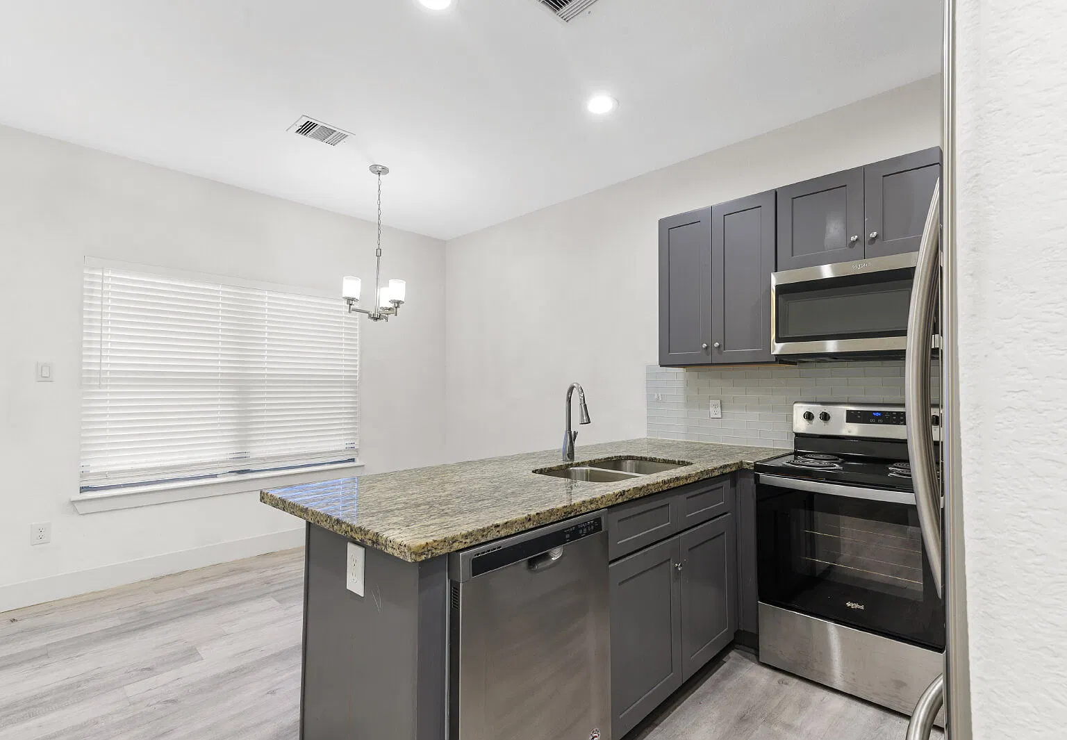 2 bed, 2.5 bath, 1314 sqft, $1,735 — Photo 4