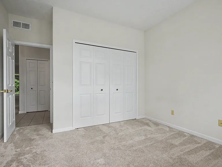 1379 E Main St — Photo 16
