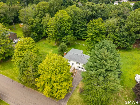 15 Driftwood Lane, North Branford, CT 06471
