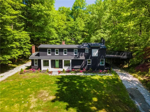 135 S Quaker Hill Road, Pawling, NY 12564