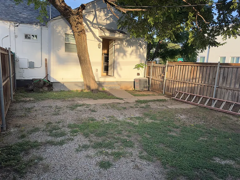 318 Templeton Dr — Photo 11