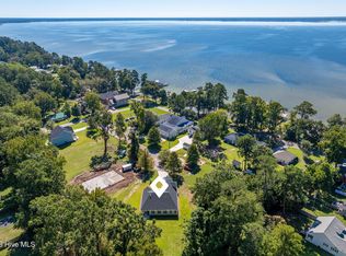 122 Live Oak Circle, Lake Waccamaw, NC 28450