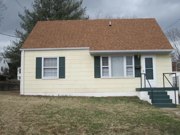 1027 Saint Clair Ave #A, Charlottesville, VA 22901