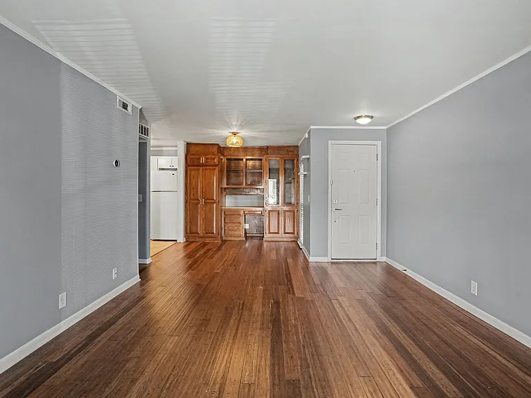 555 N Dupont Ave #B-26 — Photo 5