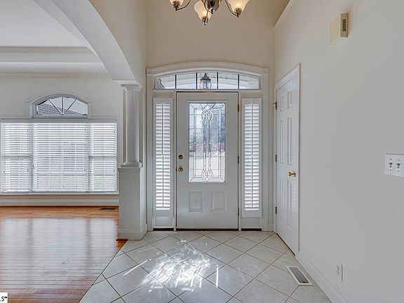 5th image of 12 Shannon Ridge Ct